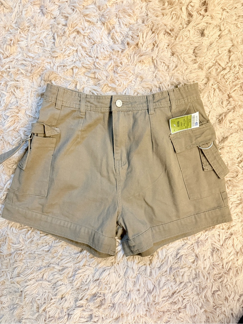 Angel Kiss Cargo Shorts in Khaki